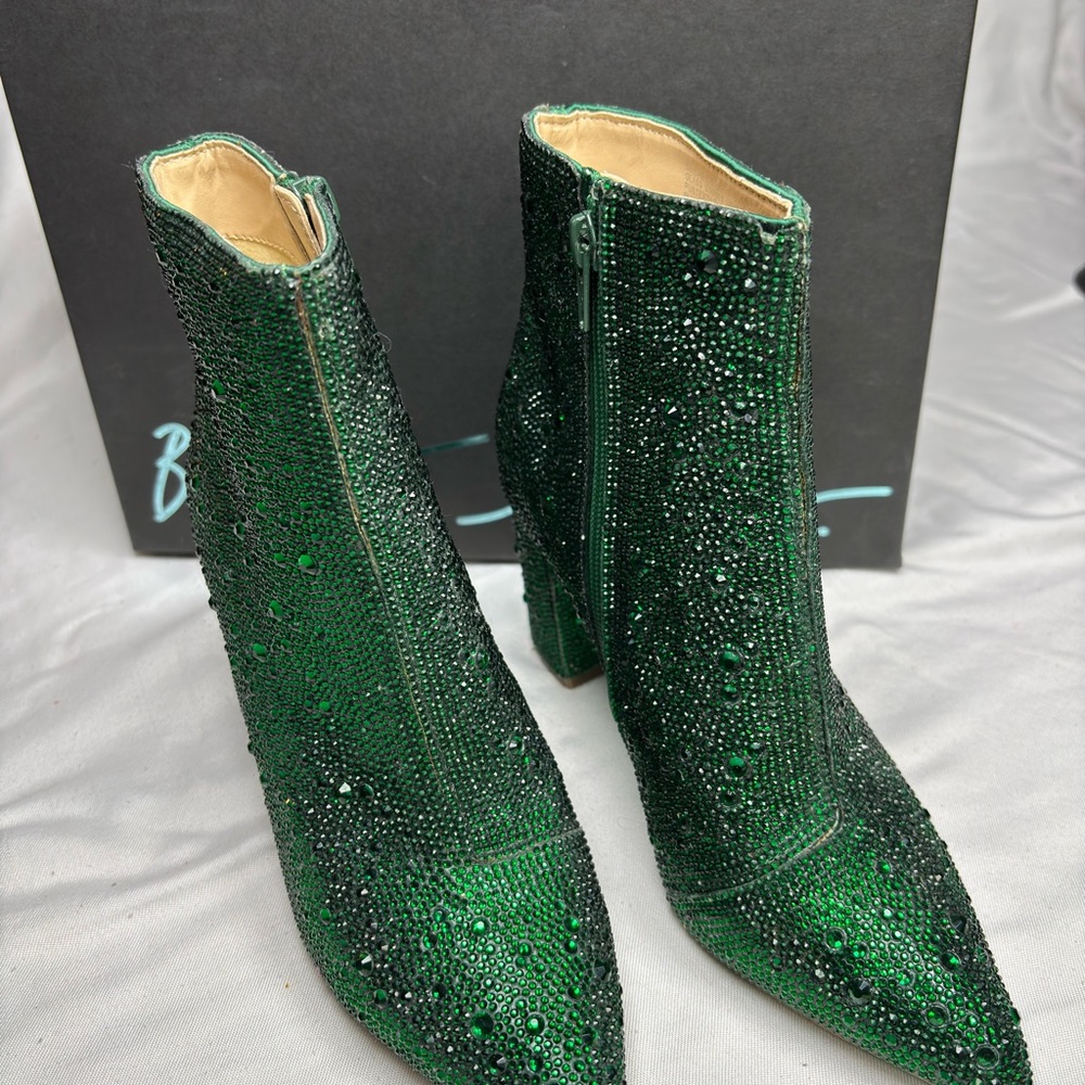 NWB Betsey Johnson Cady Emerald Rhinestone Ankle Boots.‎ SIZE 5.5 - Picture 2 of 12